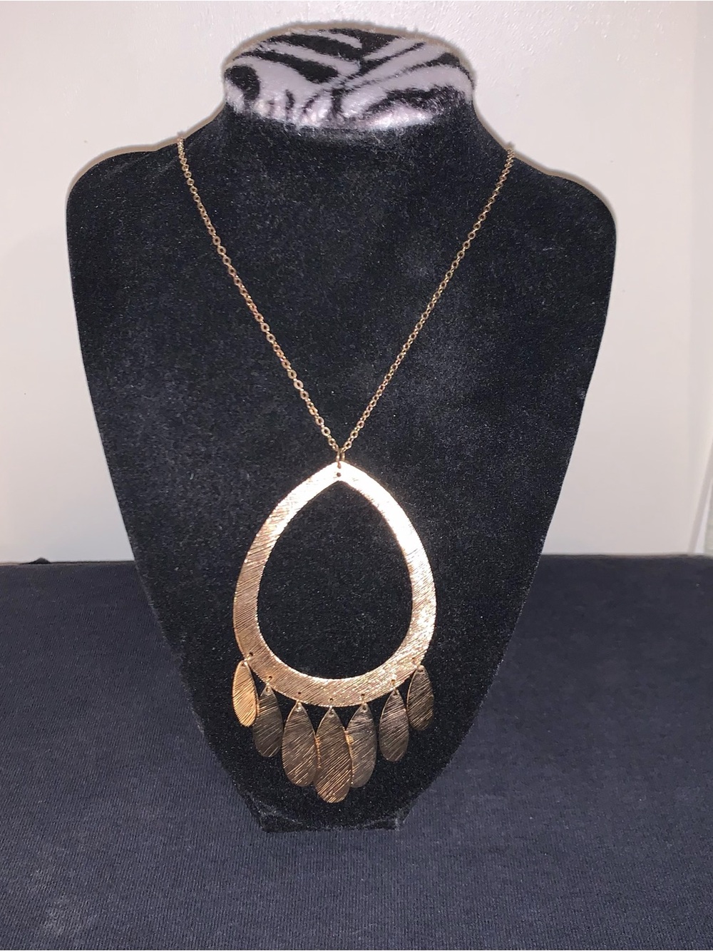 Gold Teardrop Fringe Pendant Necklace - Women Jewelry